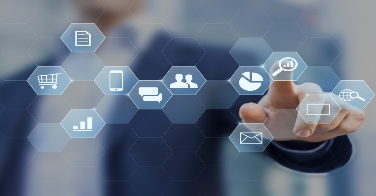 Opengraph Studiengaenge Technologiemanagement Virtuelle Grafik mit verschiedenen Icons im Bereich Informatik